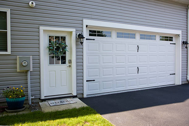 24/7 Emergency Garage Door Panel Replacement experts in Friedens, PA